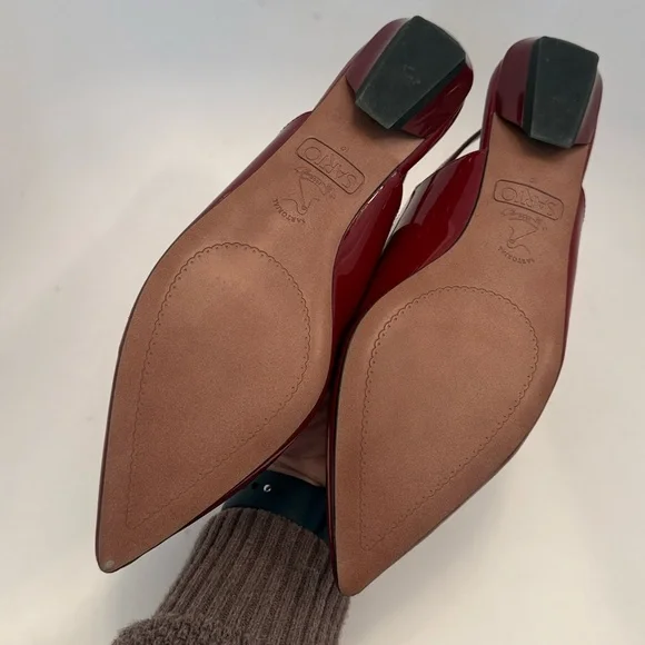 Red Heels - Picture 14 of 15